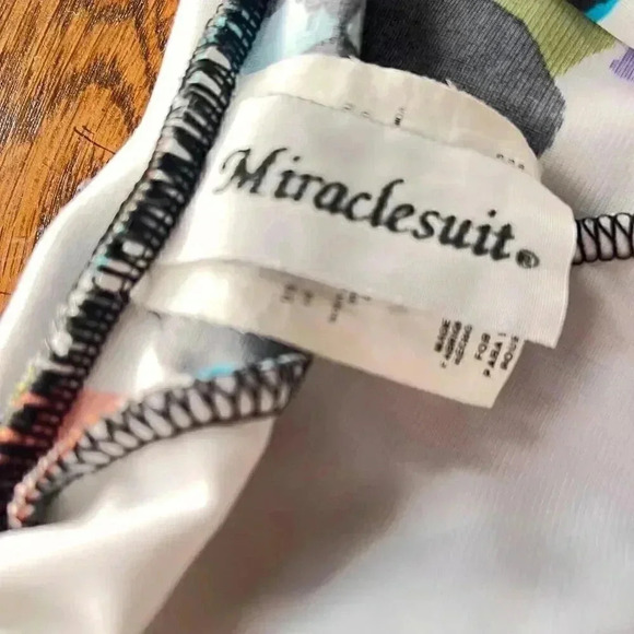 Miraclesuit Womens 14 Tropical Floral Swimsuit White Multicolor Padded Ruched - Picture 7 of 8